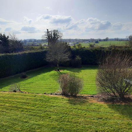 4 Bedroom, 15 Min To Limerick City Quiet Retreat. Eksteriør billede