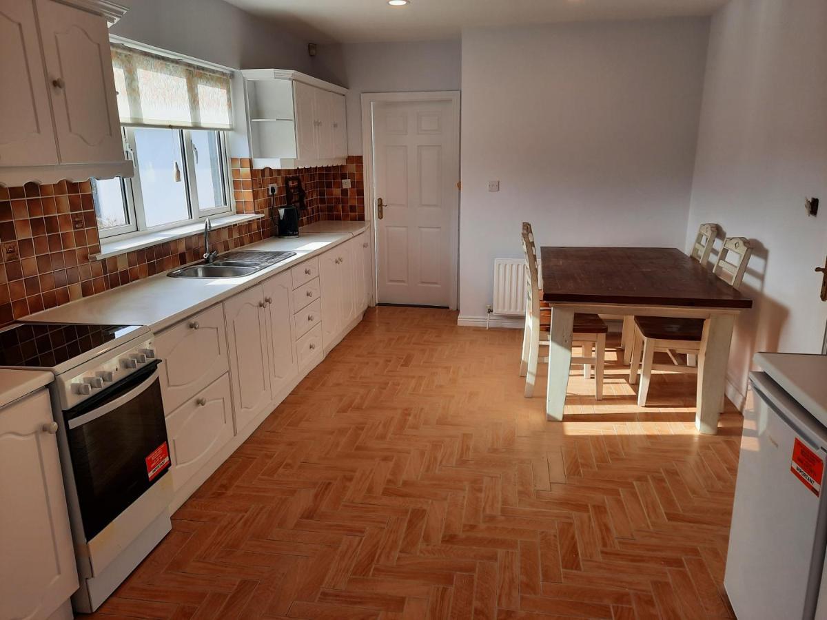 4 Bedroom, 15 Min To Limerick City Quiet Retreat. Eksteriør billede